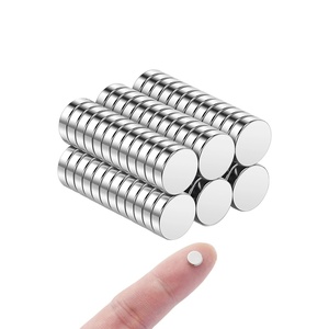 image:imageVEVOR Rare Earth Magnets 100 Pcs Strong Round Small Neodymium Magnets Disc with Transparent Storage Box for Whiteboard Refrigerator Cabinet Dry Erase Board Home Kitchen Office School